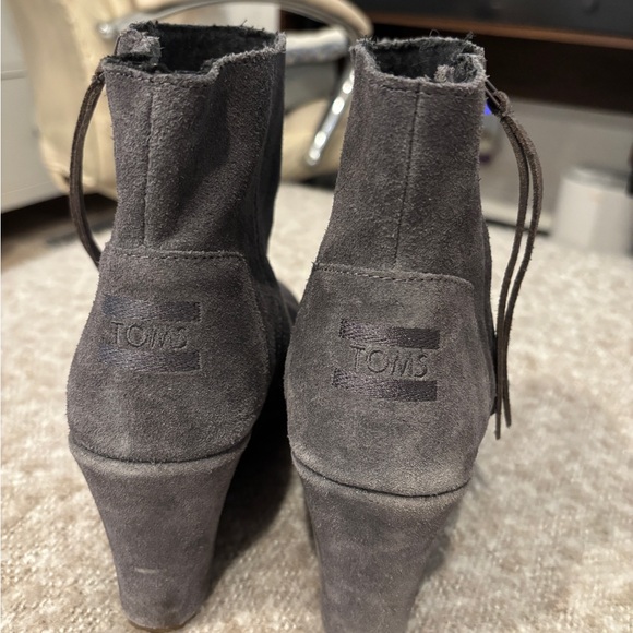 Toms Desert Suede Wedge Boots. Size 9 - Picture 4 of 5